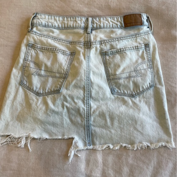 American Eagle light wash barely been worn mini skirt - Picture 5 of 5